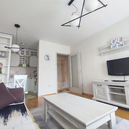 City Point Apartment ポドゴリツァ エクステリア 写真