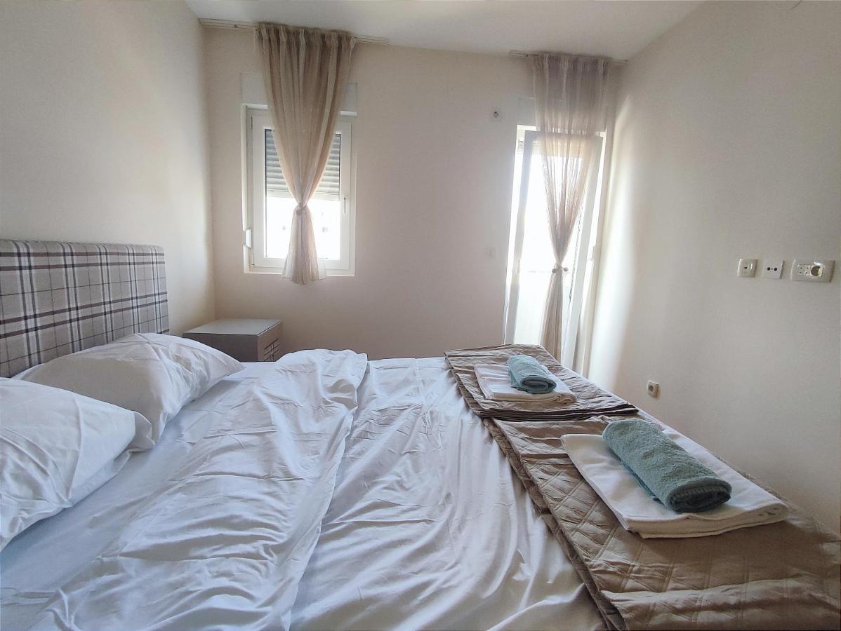 City Point Apartment ポドゴリツァ エクステリア 写真
